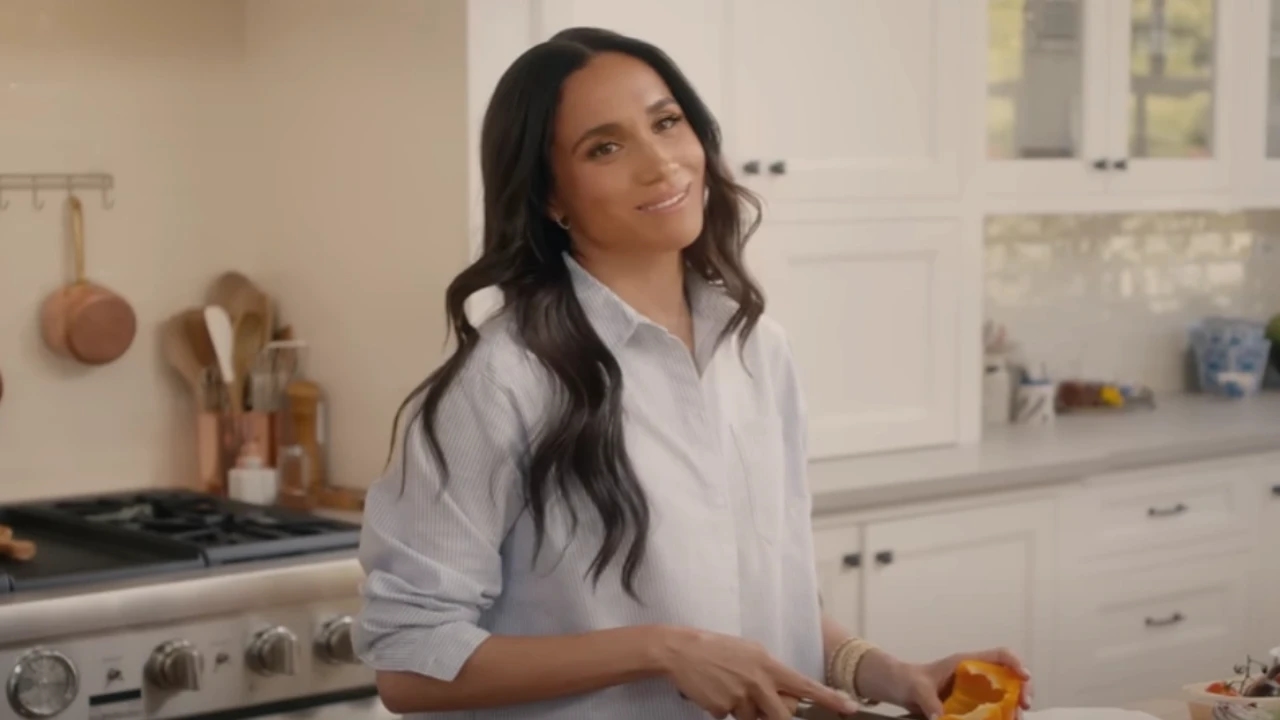 Pamela Anderson Reacts to Claims of Meghan Markle Copying Her Cooking Show: ‘She's Just Doing Her Thing'