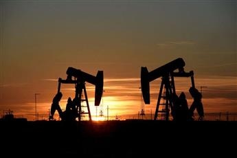 النفط يستقر بعد تسجيل أدنى مستوى في أسبوع