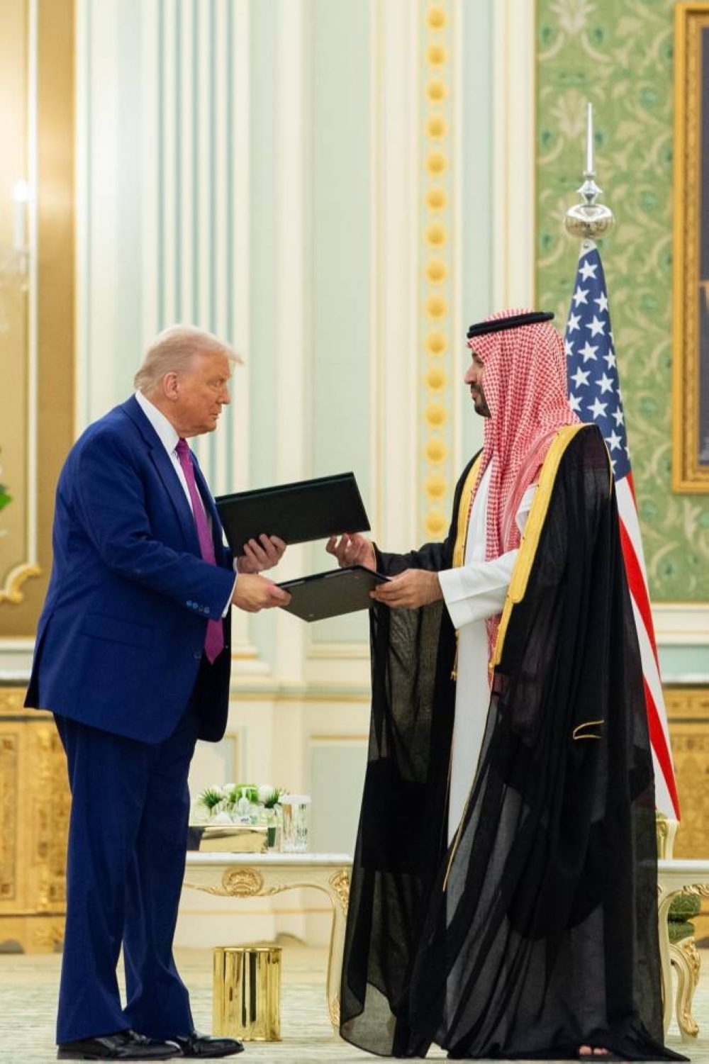 US and Saudi Arabia agree to $142bn weapons sale