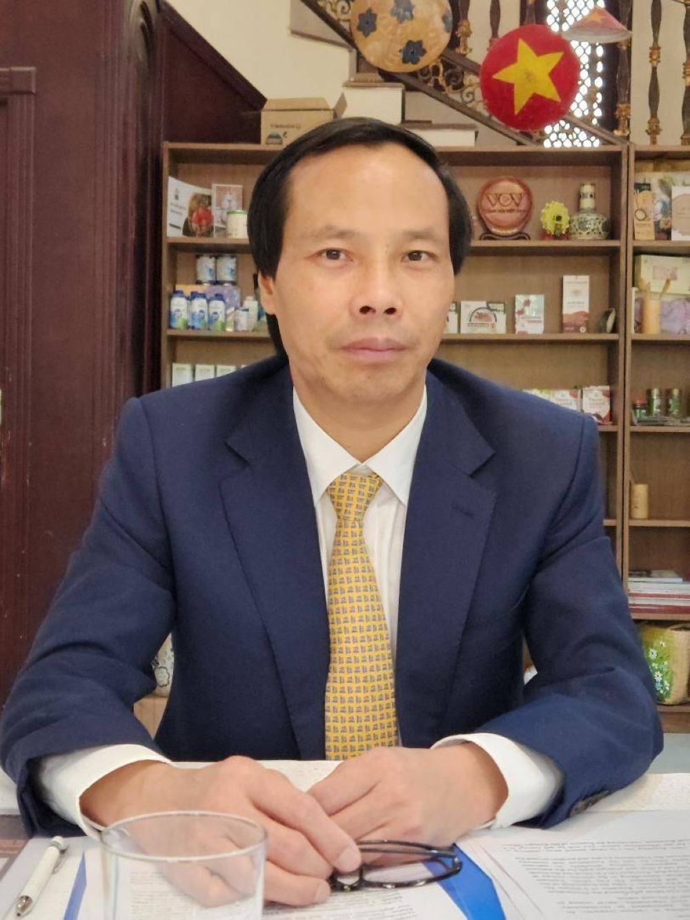 Vietnam Embassy pays tributes to president Ho Chí Minh's legacy