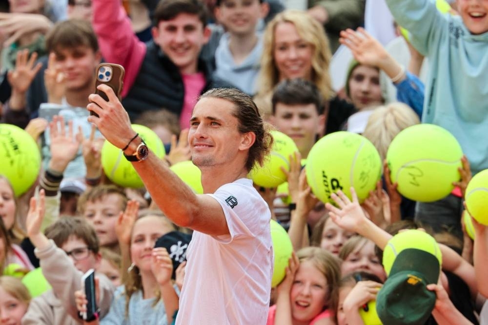 Zverev battles past Kovacevic in Hamburg