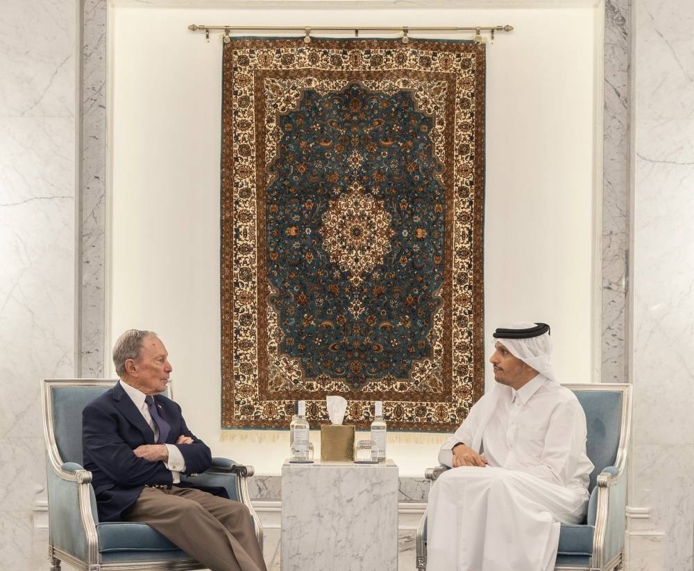 Prime minister receives founder of Bloomberg Media Group