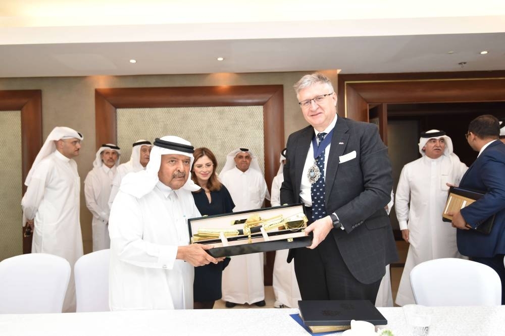 Qatar, London eye deeper investment relations as lord mayor visits Doha