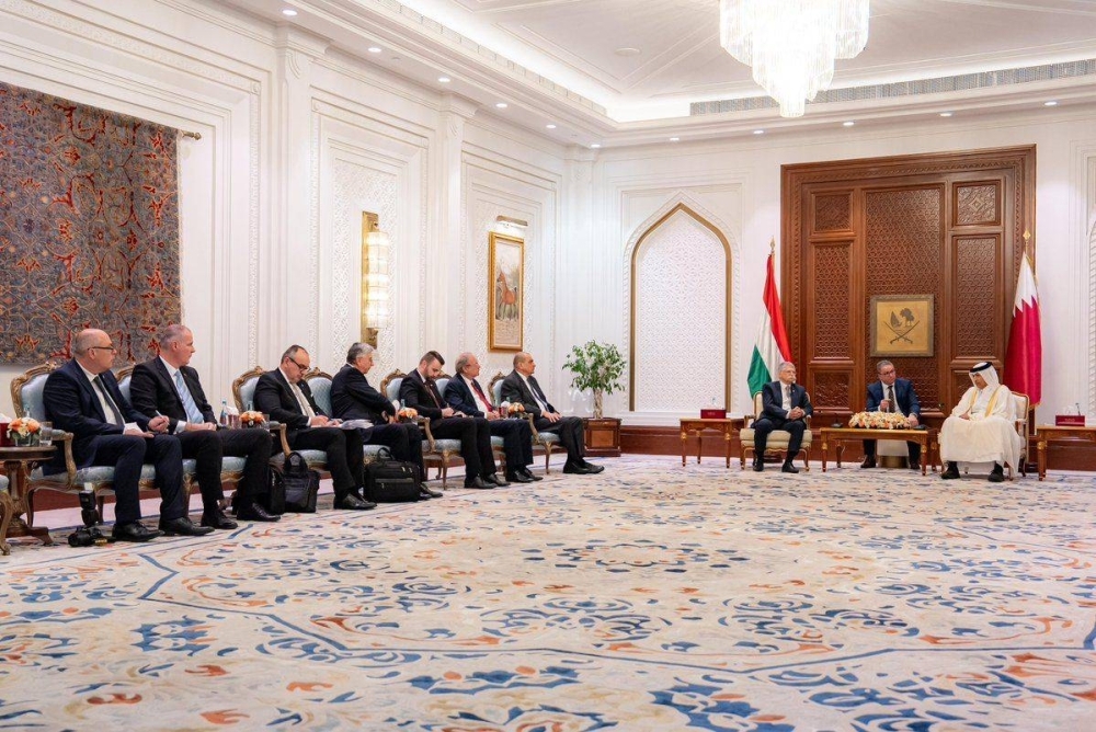 Shura Speaker calls for parliamentary responsibility on Gaza in discussions with Hungarian counterpart