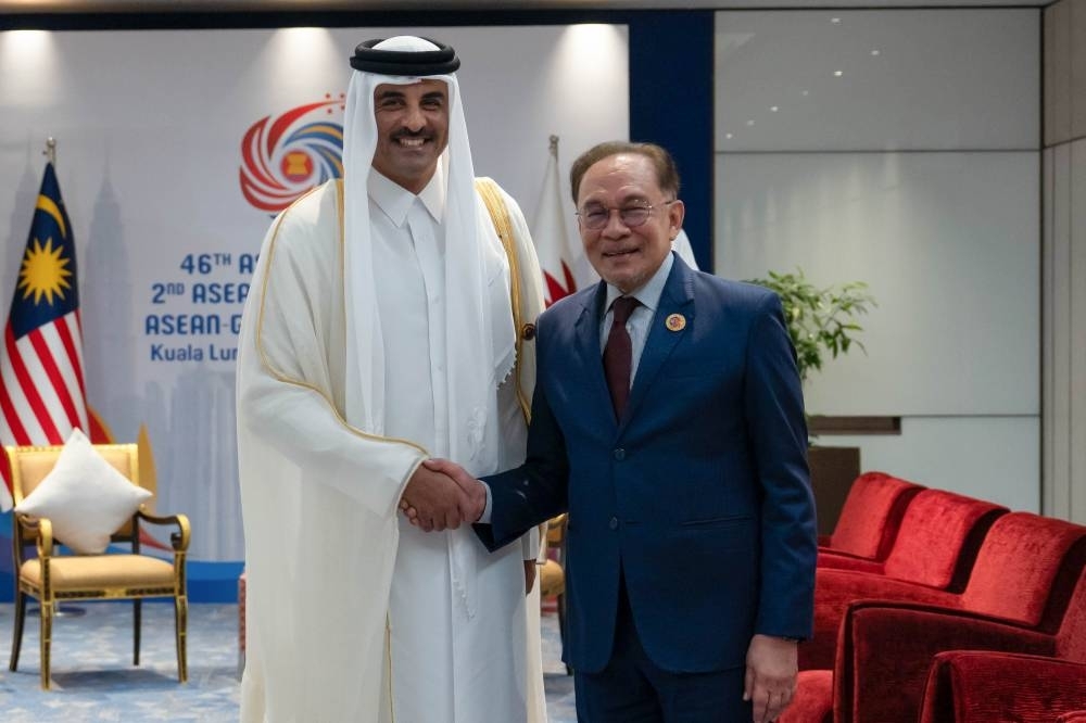 Amir, Malaysian PM explore ways to boost ties