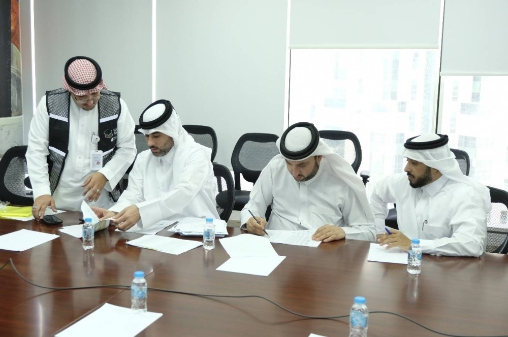 Awqaf ministry receives Qatari Hajj pilgrims' Nusuk cards