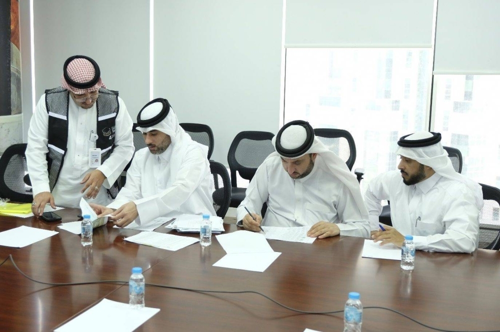 Awqaf receives Qatari Hajj pilgrims' Nusuk cards