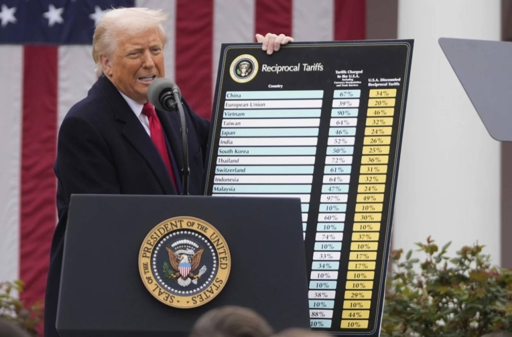 Donald Trump faces uphill battle to sell tax cuts amid debt fears
