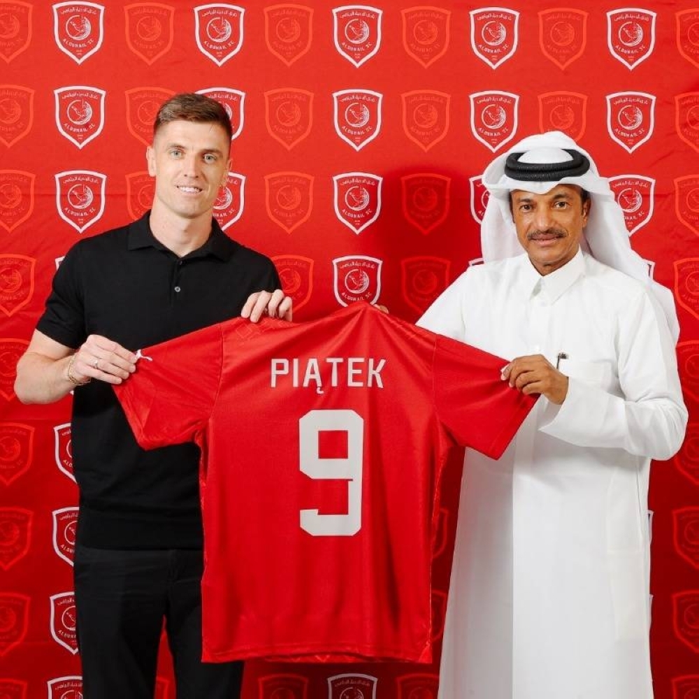 Al Duhail sign Polish striker Piatek