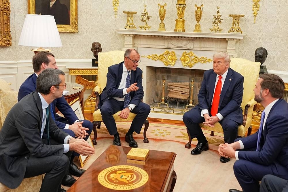 Trump refuses to lay blame for war on Russia