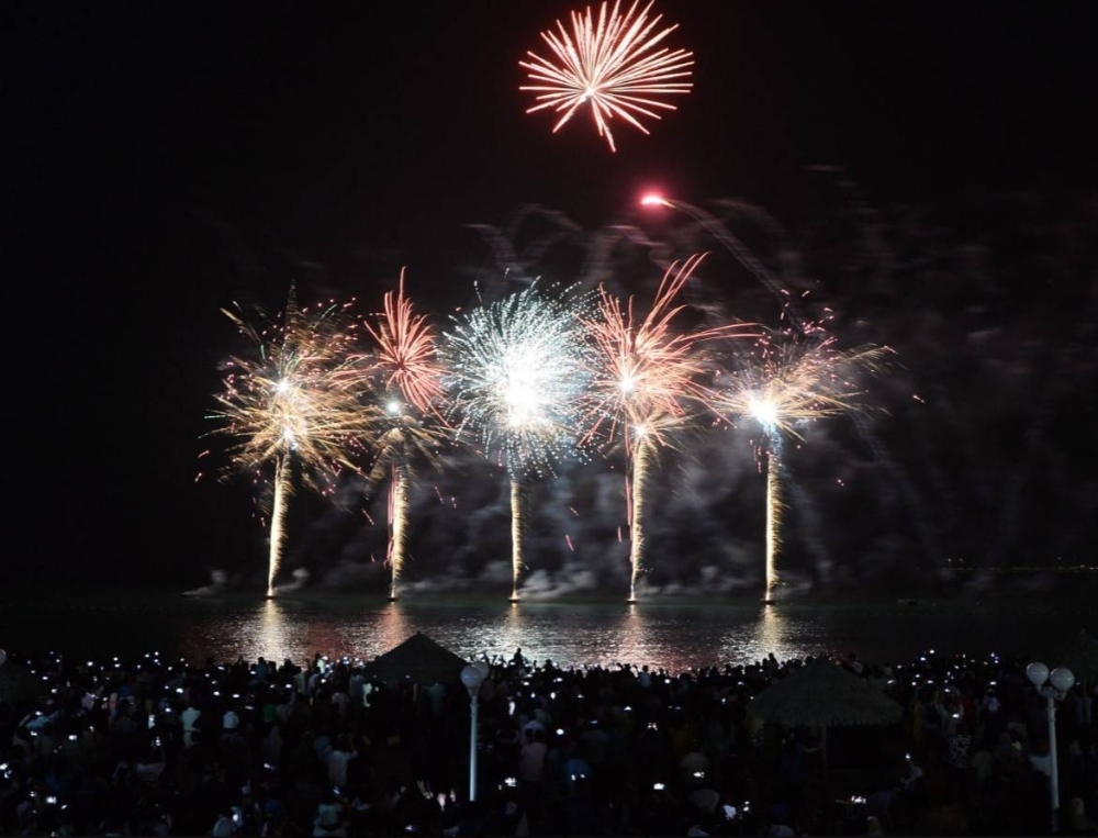 Dazzling Fireworks at Souq Al Wakra