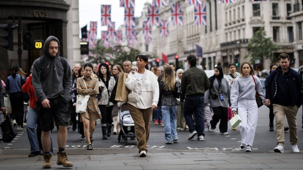 UK wage growth slows