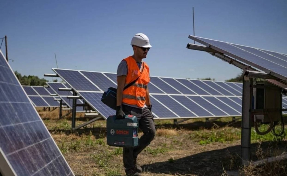 Sunshine and shadows: Greece's renewable energy challenge