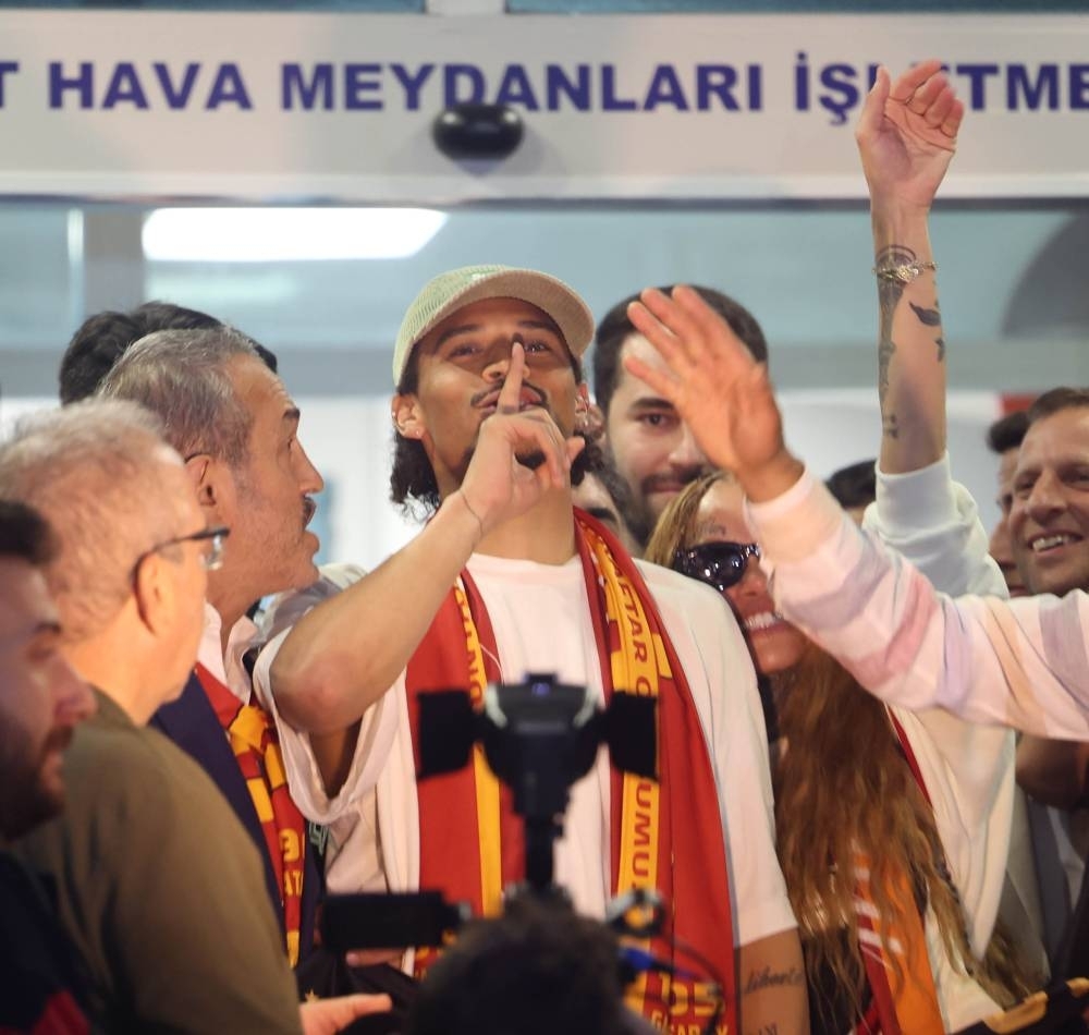 Sane signs contract with Turkey's Galatasaray, to play CWC for Bayern