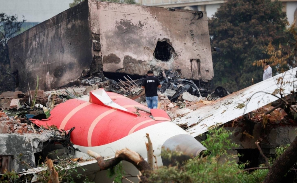 Co-pilot error suspected in new Air India crash theory