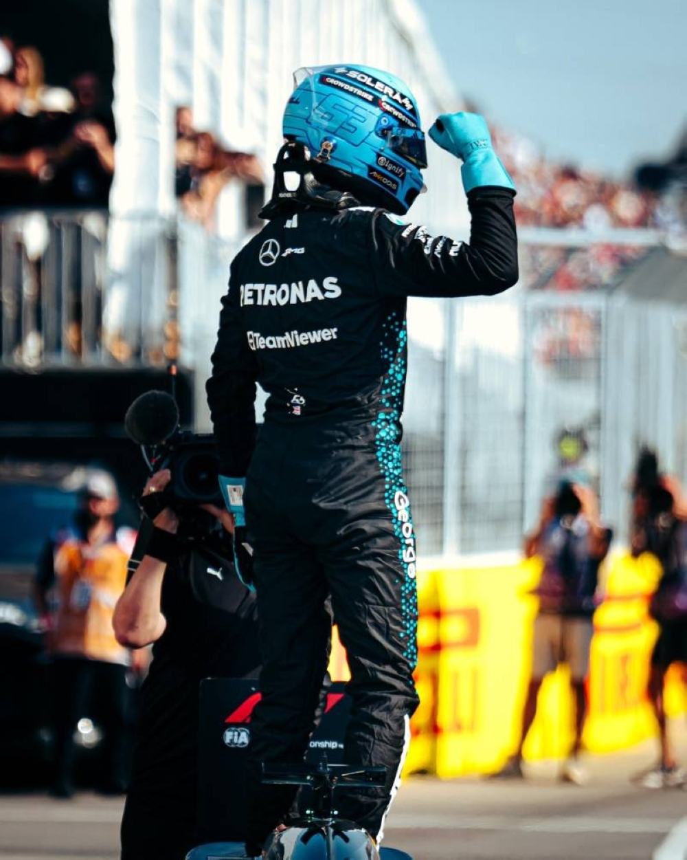 Russell wins Canadian GP, Antonelli's first podium, chaos for McLaren