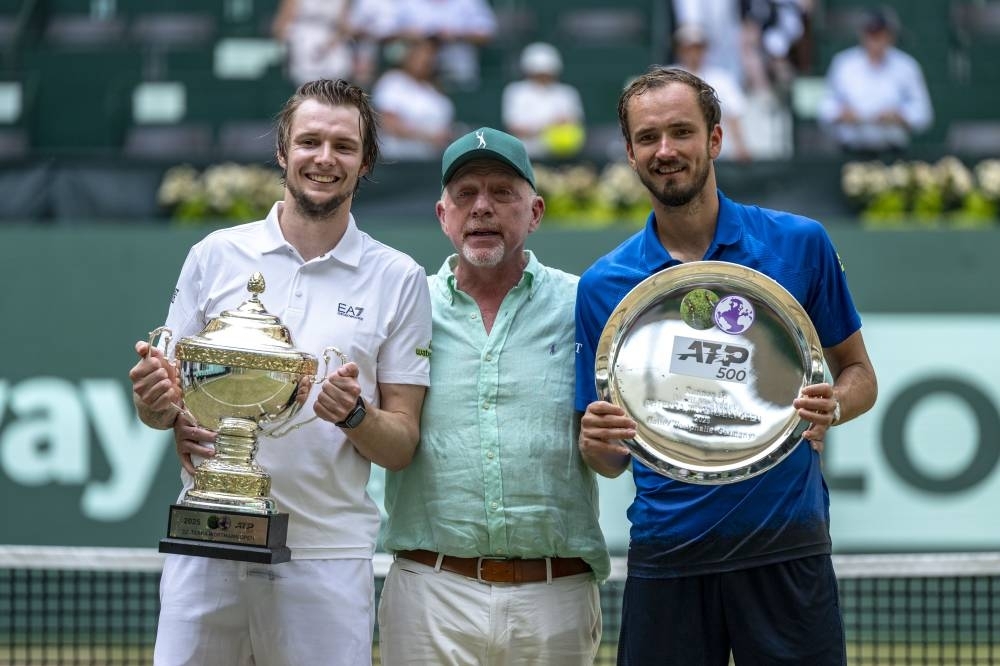 Bublik seals another Halle title as Medvedev wait goes on