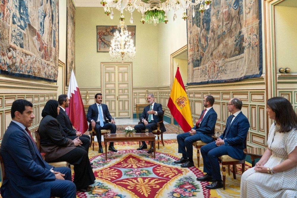 Amir, king of Spain discuss ways to strengthen bilateral relations