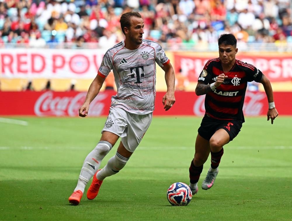 Kane brace helps Bayern beat Flamengo, set up clash with PSG