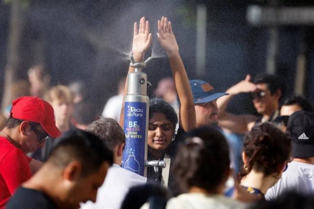 Health alerts, risk of field fires as heatwave sweeps across Europe