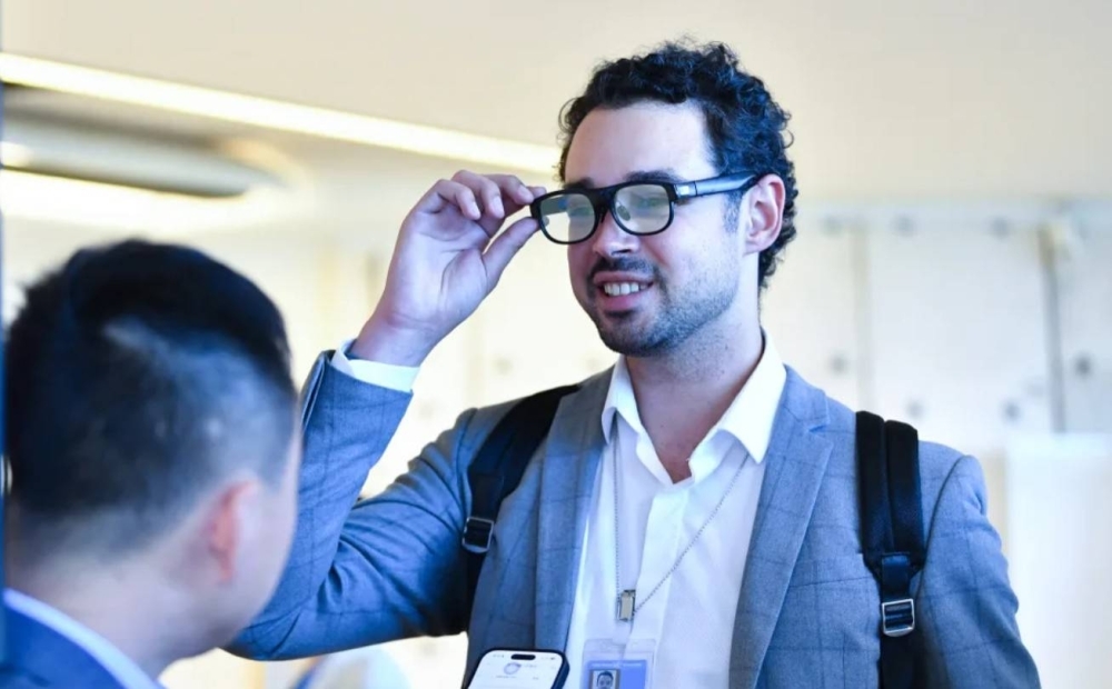 Forget smart glasses, how about smart jewellery?