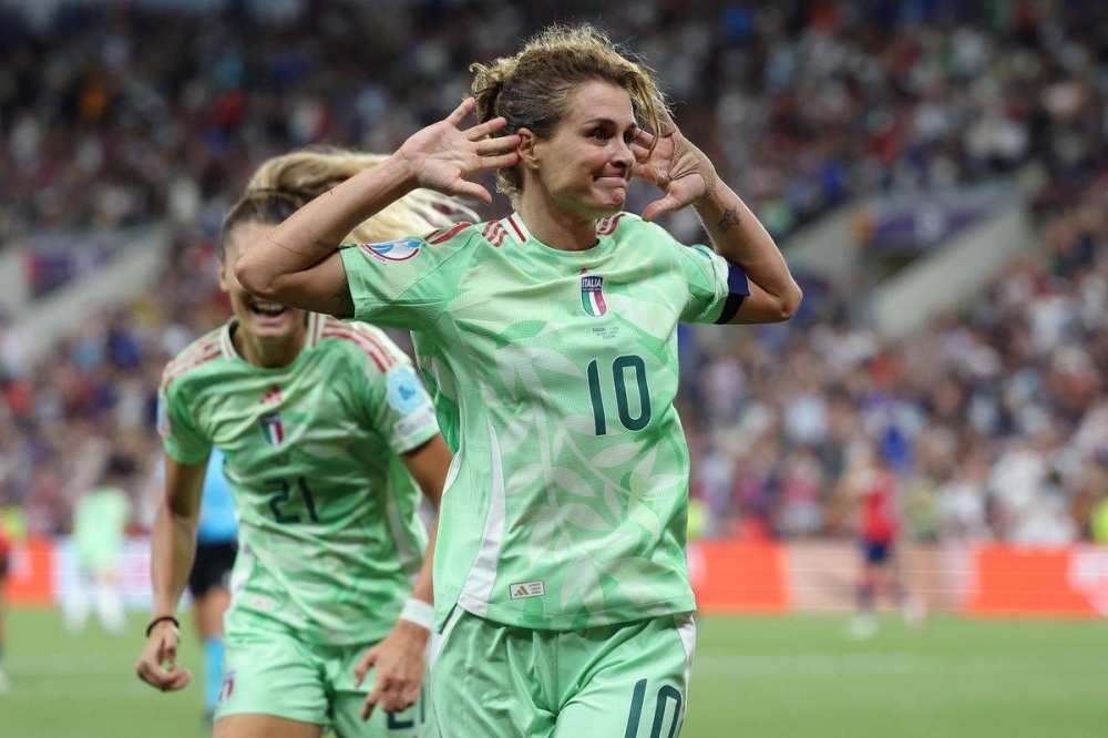Girelli brace sinks Norway as Italy reach women's Euros semi-finals