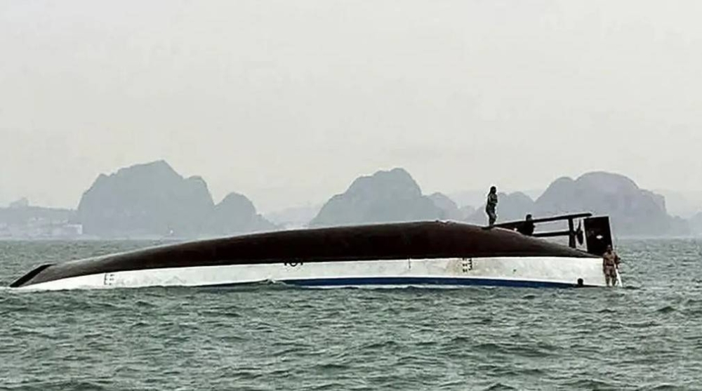 34 dead after tourist boat capsizes in Vietnam