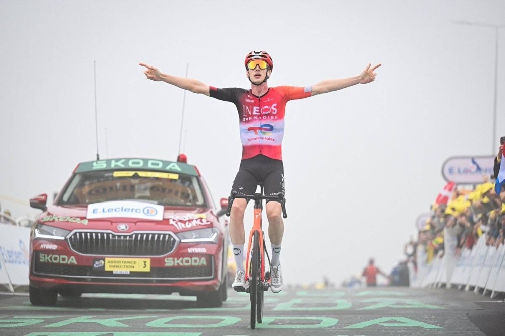 Pogacar stretches advantage as Arensman lifts Ineos Grenadiers