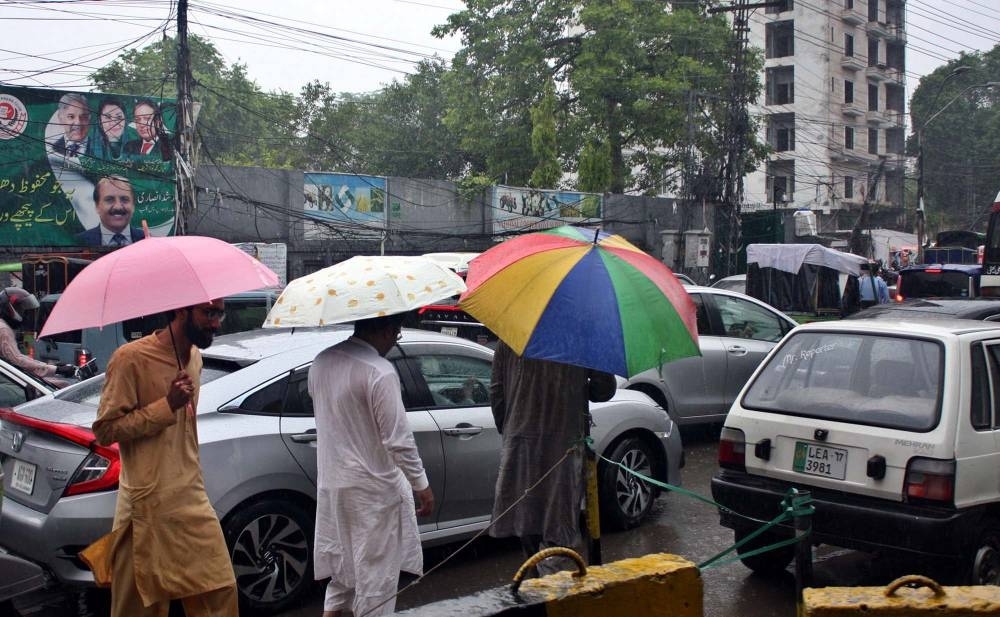 Rains, flash floods kill 21 in Pakistan