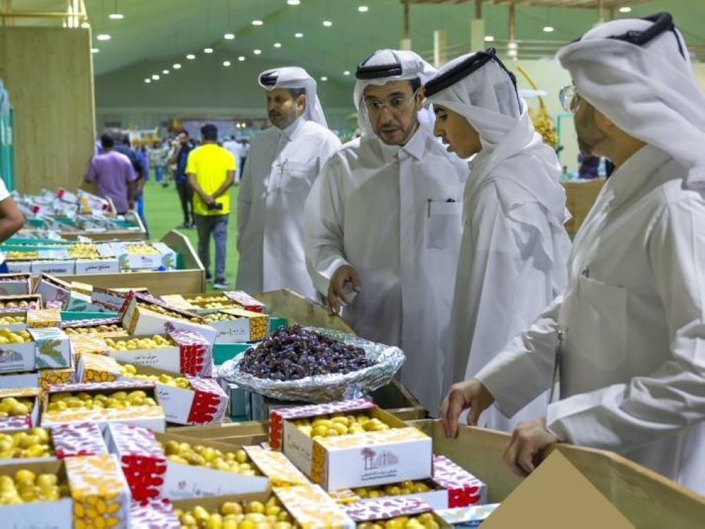 Dates festival draws crowd
