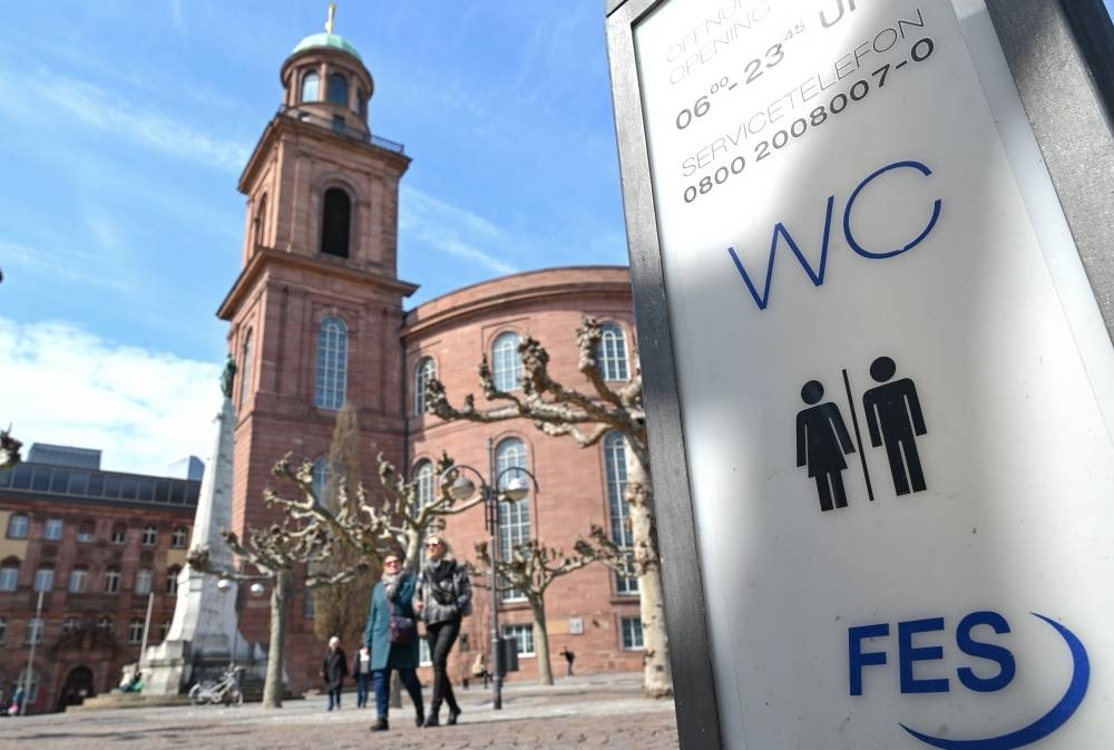 Tehran shuts public bathrooms amid deepening water crisis