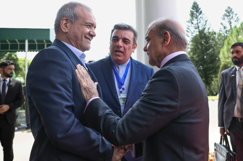 Pakistan, Iran aim to raise bilateral trade to $10 bn