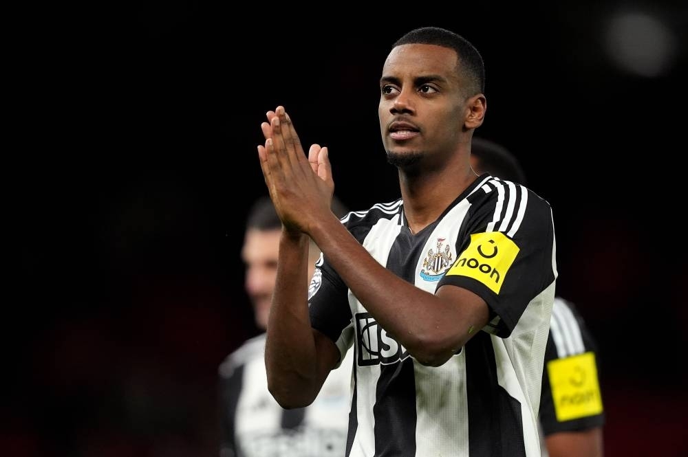 Liverpool would not cruise to title even with Isak: Carragher