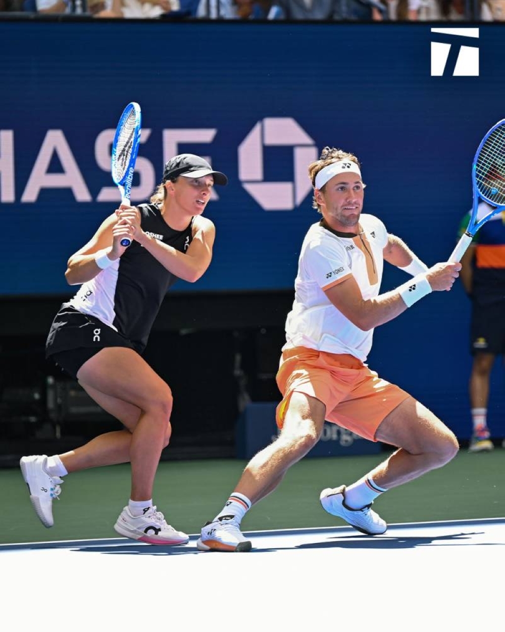 Swiatek & Ruud race into US Open mixed doubles QF; Pegula & Draper beat Raducanu and Alcaraz