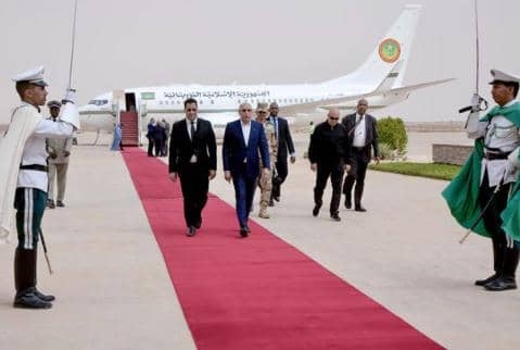 رئيس الجمهورية يعود إلى نواكشوط قادما من المنصة العائمة لتسييل الغاز الطبيعي بحقل السلحفاة 'آحميم' الكبير