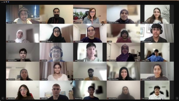 طلاب  الثانوية يستكشفون آفاق عالم الطب في وايل كورنيل