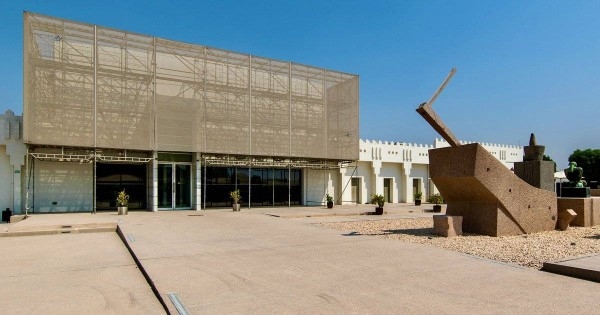 'متحف' يختتم موسم معارضه الفنية بدعوة الجمهور لاكتشاف التجارب الإبداعية