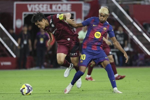 برشلونة يفوز على فيسيل كوبي بثلاثية وديا