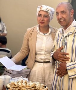 مراكش – الاخصائية الاجتماعية ماجدة حمداني توقع [دليل العاملين في المجال التربوي والاجتماعي ] أول إصدار من نوعه بالمغرب بمشاركة باحثين وإشراف من الدكتور ياسير بلهيبة