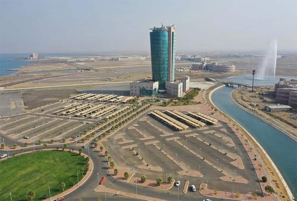 جامعة جازان تطلق برامج تدريبية تقنية متخصصة لتعزيز الكفاءات الوطنية