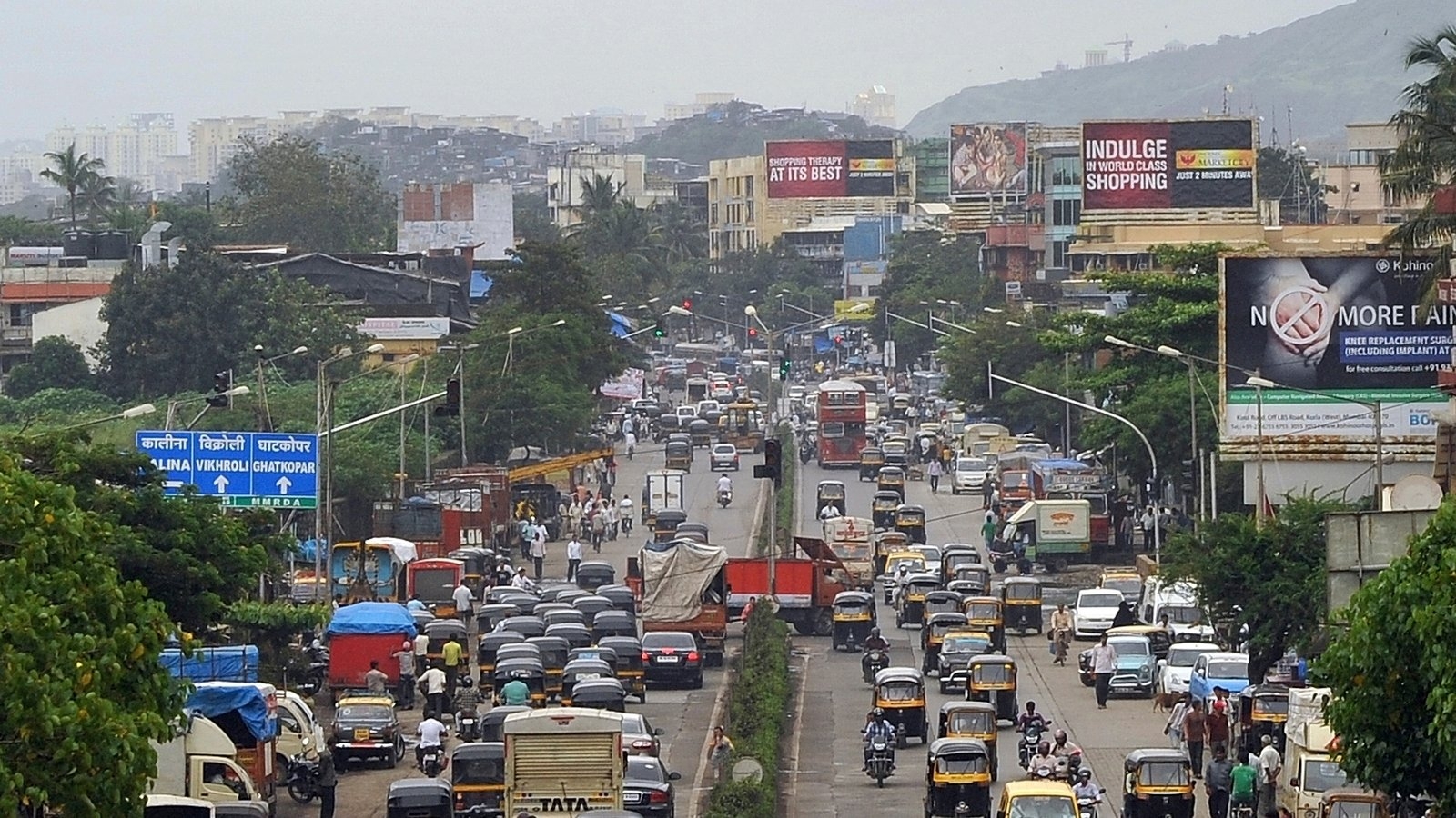 India beats forecasts with 7.4% growth in first quarter