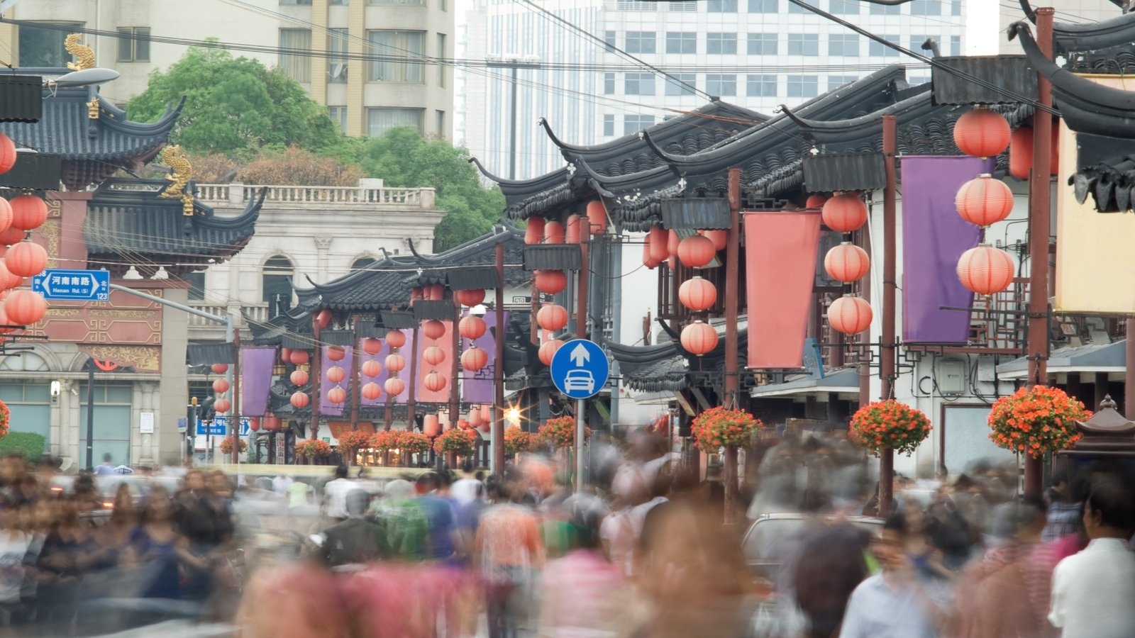 China's exports slow in May