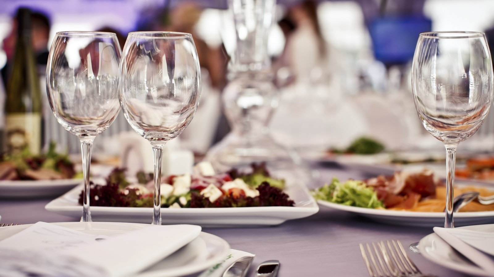 Group of staff at Shanahan's on the Green left short nearly €35,000