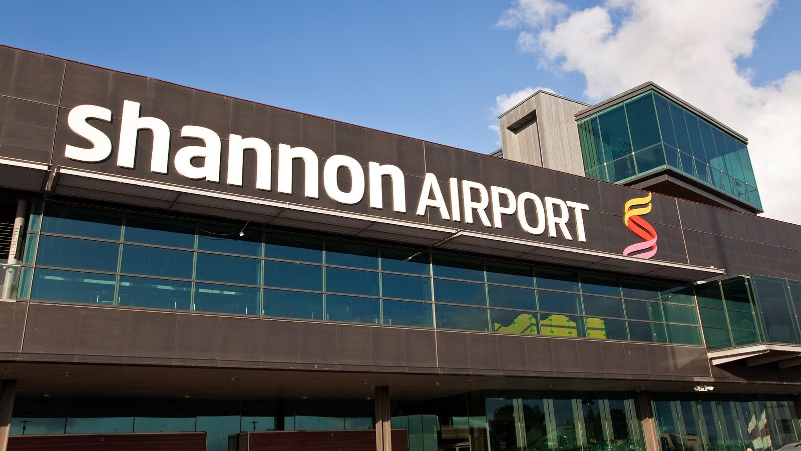 Dept of Transport making 'inquiries' over stopping of US deportees flight in Shannon