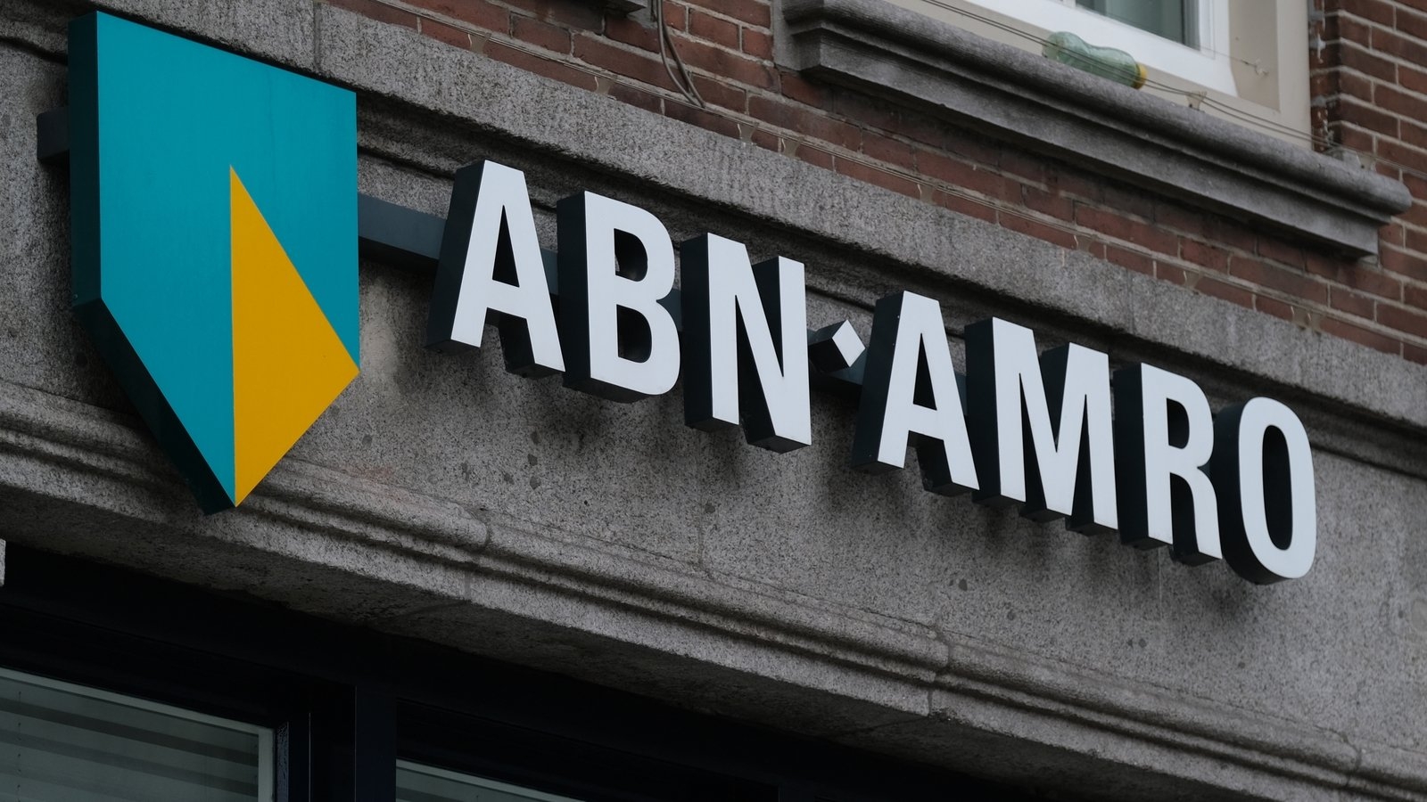 Dutch bank ABN Amro's first quarter profit tops forecasts