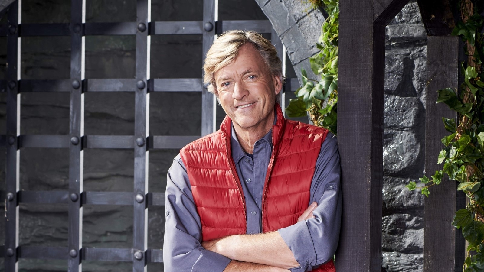 Richard Madeley presents Good Morning Britain programme with wrist in cast