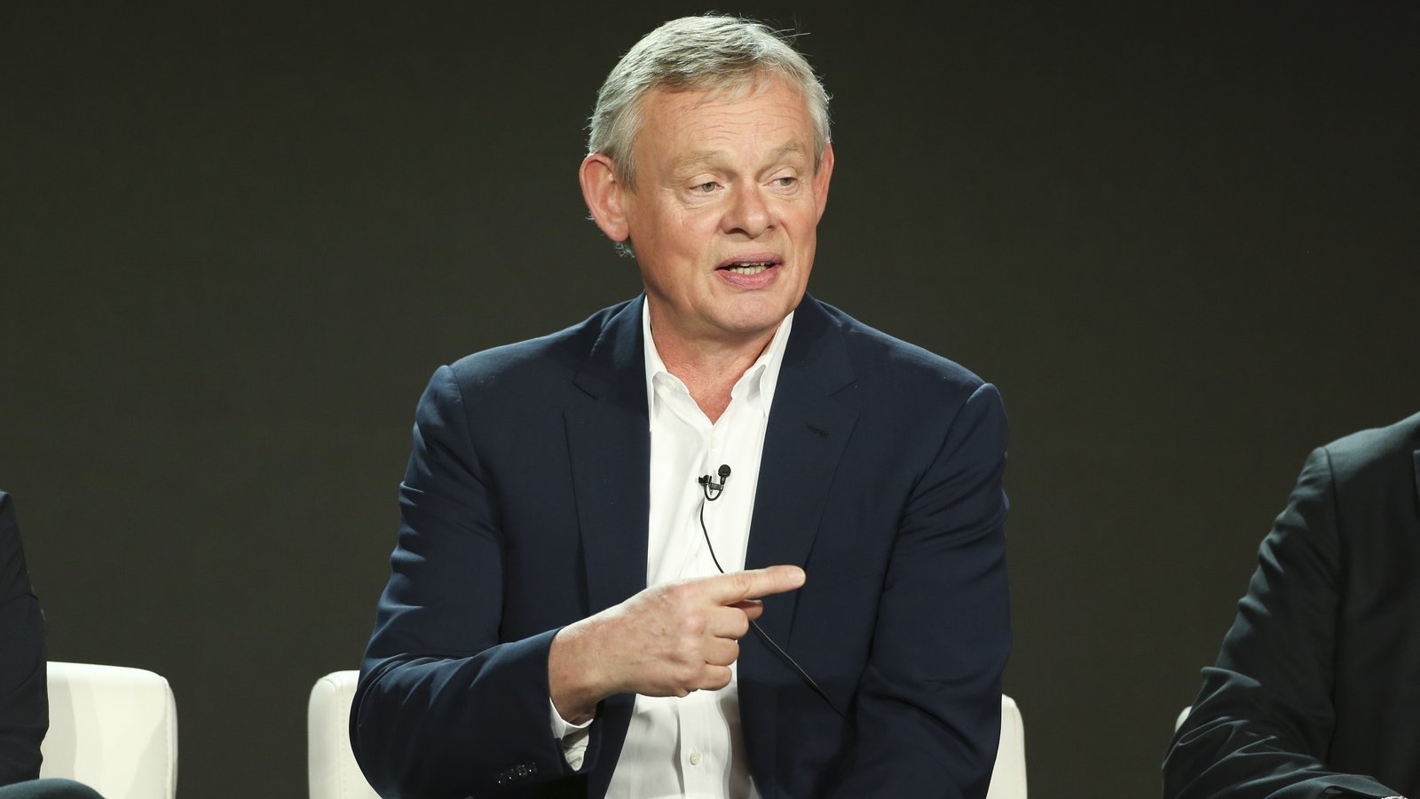 Martin Clunes says neighbours in planning row are not 'Travellers'