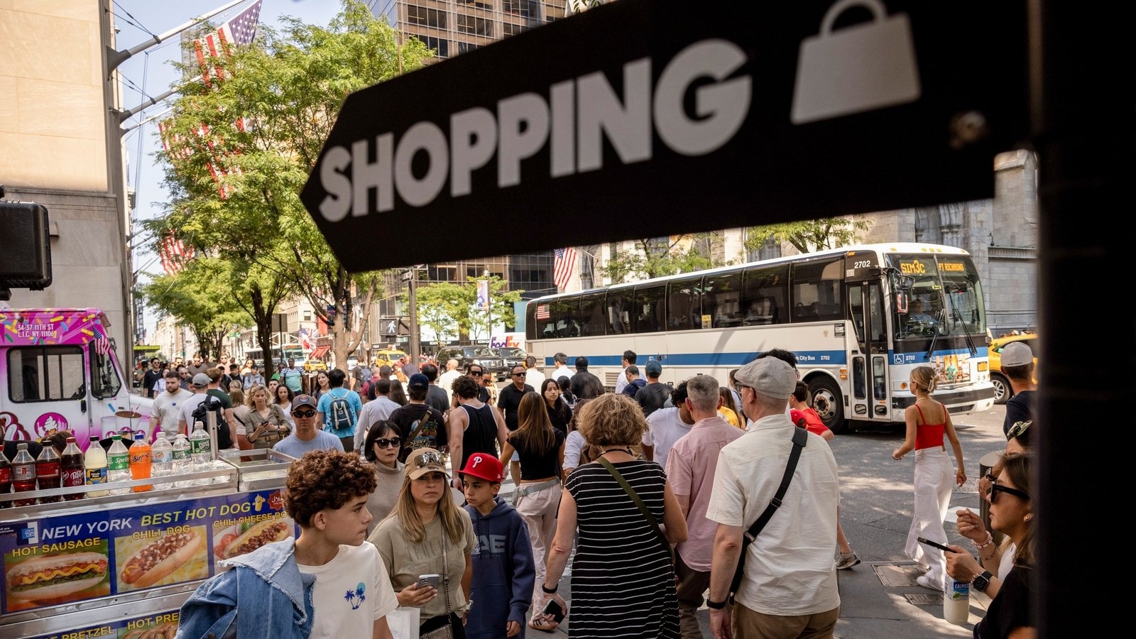 US retail sales fall sharply in May