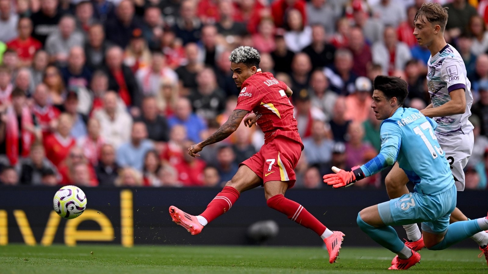 Liverpool reject Barcelona bid for Luis Diaz