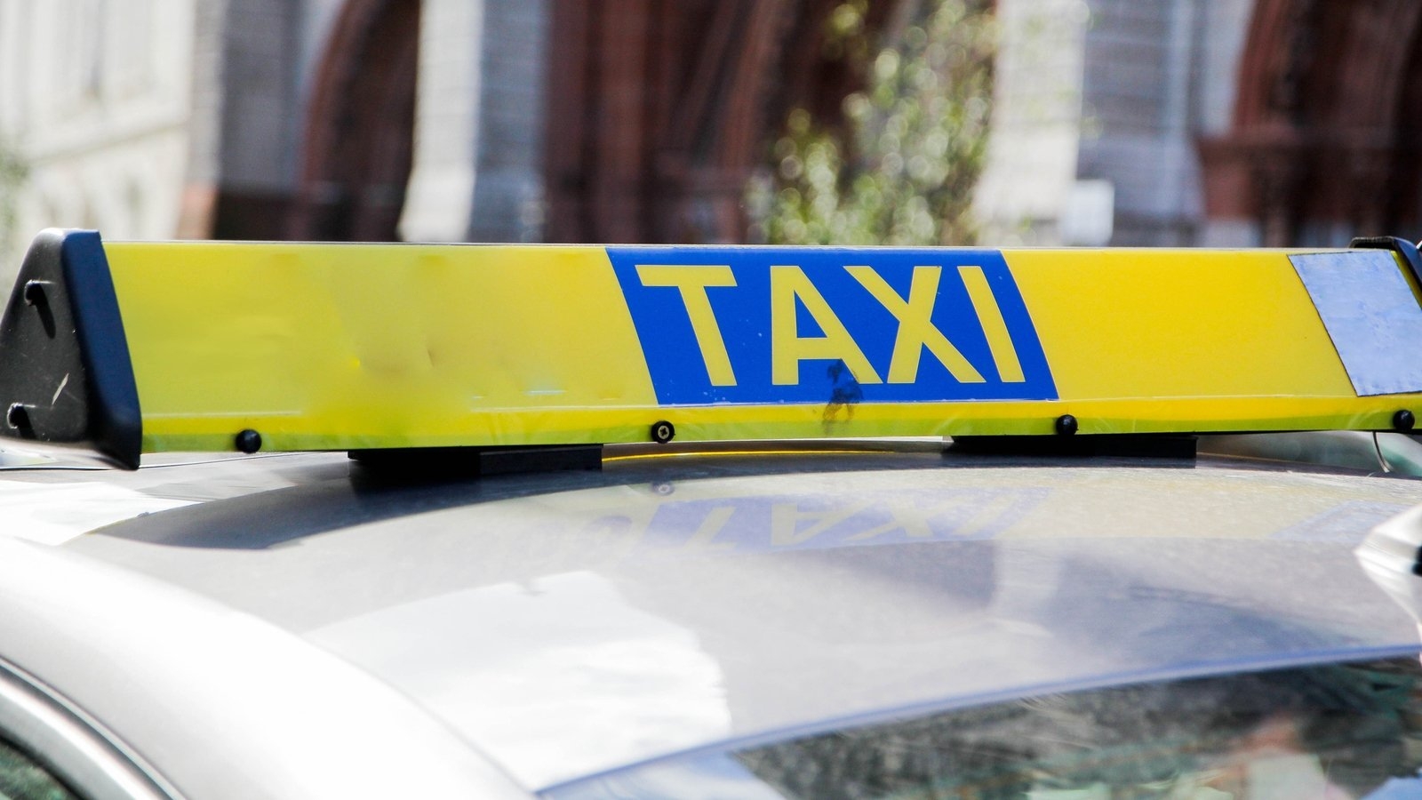 Passenger pulled from car during hijacking in Louth